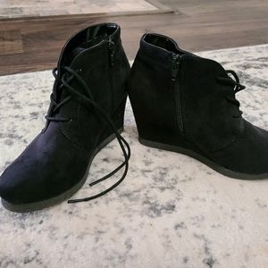 Merona booties size 8